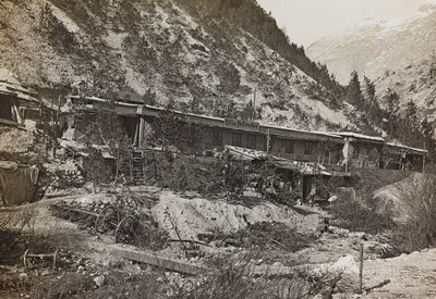 Album "Min verdenskrig - minder om den sydvestlige front i Kärnten, Italien, Trentino-Alto Adige) 31/03/1915-12/11/ 1918 - Josef Zohles Vienna ": militærkaserne (s/h foto) af Josef Zohles