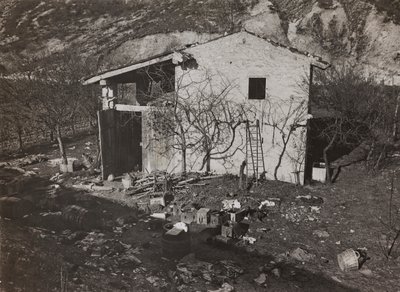 Album "Min verdenskrig - minder om den sydvestlige front i Kärnten, Italien, Trentino-Alto Adige) 31/03/1915-12/11/ 1918 - Josef Zohles Vienna ": hus (s/h foto) af Josef Zohles
