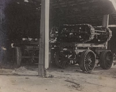 Album "Min verdenskrig - minder om den sydvestlige front i Kärnten, Italien, Trentino-Alto Adige) 31/03/1915-12/11/ 1918 - Josef Zohles Vienna ": garage Tolmezzo (s/h foto) af Josef Zohles