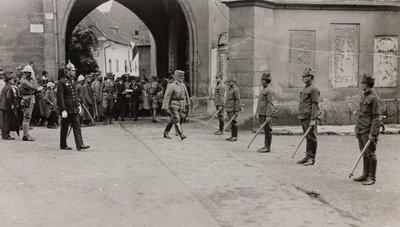 Album "Min verdenskrig - minder om den sydvestlige front i Kärnten, Italien, Trentino-Alto Adige) 31/03/1915-12/11/ 1918 - Josef Zohles Wien ": soldater i Villach (s/h ph) af Josef Zohles