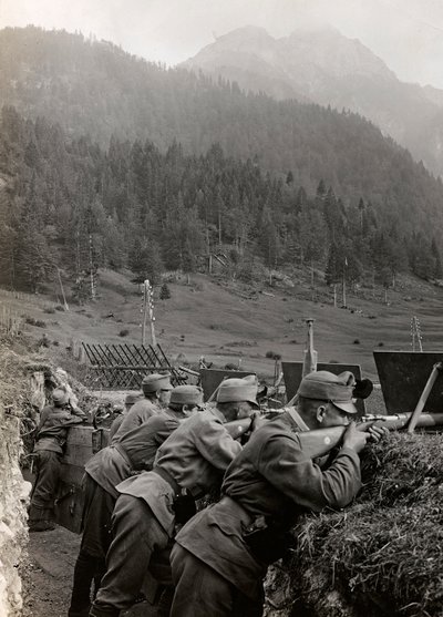 Album "Min verdenskrig - minder om den sydvestlige front i Kärnten, Italien, Trentino-Alto Adige) 31/03/1915-12/11/ 1918 - Josef Zohles Vienna ": soldater i skyttegravene (f. af Josef Zohles