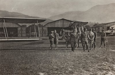 Album "Min verdenskrig - minder om Sydvestfronten (Kärnten, Italien, Sydtyrol) (Min verdenskrig - minder om Sydvestfronten i Kärnten, Italien, Trentino Alto Adige) 31 / III / 1915-12 / XI / 1918 - Josef Zohles Wien ": flyveplads (s/h af Josef Zohles