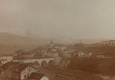 Album "Min verdenskrig - minder om Sydvestfronten (Kärnten, Italien, Sydtyrol) (Min verdenskrig - minder om Sydvestfronten i Kärnten, Italien, Trentino Alto Adige) 31 / III / 1915-12 / XI / 1918 - Josef Zohles Wien ": udsigt over Tonia af Josef Zohles