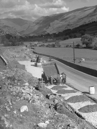 Vejbygning nær Thirlmere af Joseph Hardman