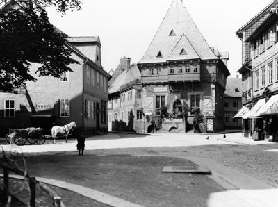 Et gammelt hotel på byens torv, Goslar, ca. 1910 af Jousset