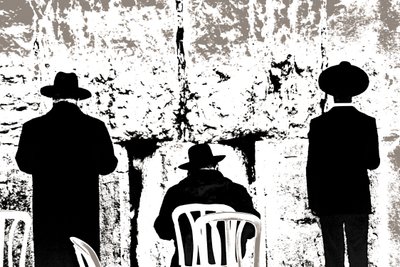 Dovening, fra serien Tuesday at the Wailing Wall, 2016 (fotografi) af Joy Lions