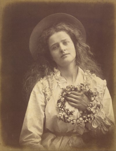 "For jeg skal være dronning af maj, mor, jeg skal være dronning af maj" af Julia Margaret Cameron