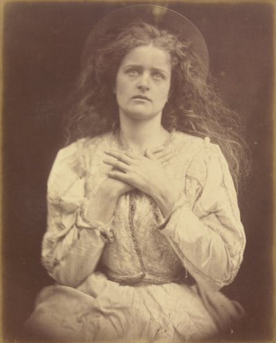 "Så nu tror jeg, at min tid er nær - jeg stoler på, at den er det - jeg ved det"/"Den velsignede musik gik den vej, min sjæl må gå" af Julia Margaret Cameron