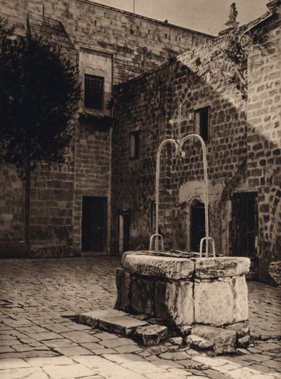 Nazareth, Well in the Courtyard of the Annunciation Church (s/h foto) af Karl Grober