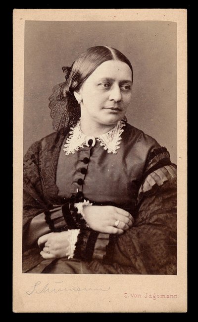 Portræt af Clara Schumann (1819-1896), af Jagemann, Carl von (1819-1883). Albumin foto af Karl von Jagemann