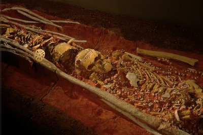 Arkæologi; Hominid; Hominin; Human Ev - Homo sapiens Sapiens; Human Evolution; Ice A..., 2000 (foto) af Kenneth Garrett