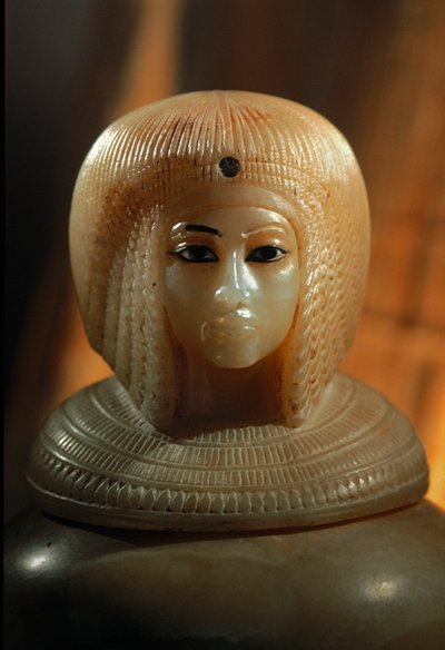 Canoptic Jar cover i form af Kiya, en sekundær hustru til Farao Akhenaten, muligvis den..., 2009 (foto) af Kenneth Garrett