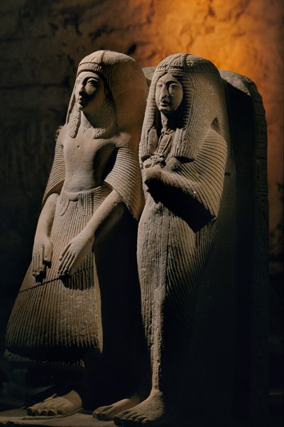 Dobbeltstatue i kalksten af præsten Amenemipet og hans kone, Ny Rige, 2002 (foto) af Kenneth Garrett