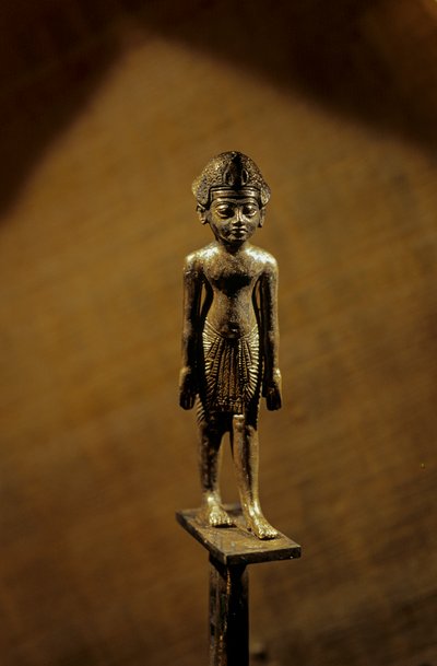 Sølvstav med figur af Farao, KV 62, 2007 (foto) af Kenneth Garrett