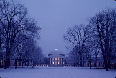 University of Virginia, Charlottesville, VA; grundlagt og designet af Thomas Jefferson, 2004 (foto) af Kenneth Garrett
