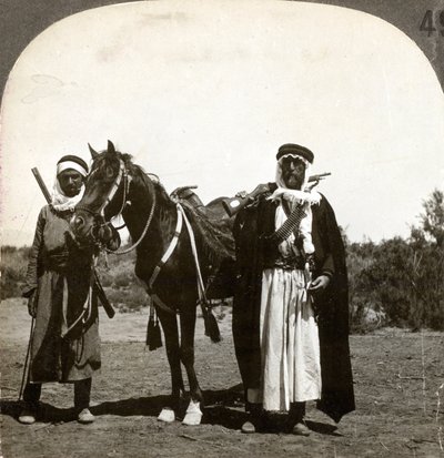 En sheik og hans livvagt, Syrien, 1900-tallet. af Keystone View Company