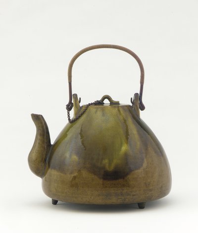 Minato ware tekande, tekande (dobin), midten af 1800-tallet (lertøj med blyglasurkobberkæde, kobber- og rattanhåndtag) af Kichibei Ueda