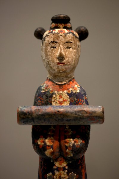 Dekorativ figur af en grav. Polykrom udskåret træ, sen Joseon (Choson) periode af Korean School