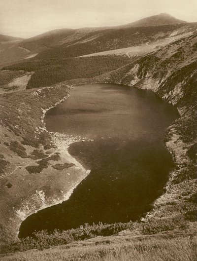 Den store dam og Sněžka (Kæmpebjergene); Den Store Dam og Schneekoppe (Kæmpebjergene) (s/h foto) af Kurt Hielscher