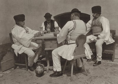 Rumænien: Poiana-Sibiului, nyder et glas vin (s/h-billede) af Kurt Hielscher