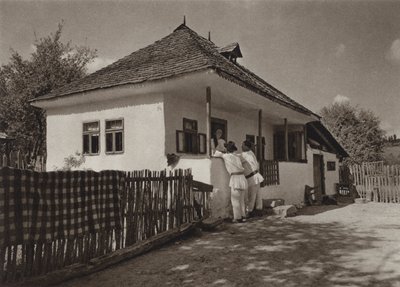 Rumænien: Voinesti, Bondehuse (s/h foto) af Kurt Hielscher