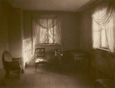 Weimar, aftensolstråle i Goethes arbejdsværelse i havehuset; Weimar, Aftensolen i Goethes arbejdsværelse i sommerhuset (s/h foto) af Kurt Hielscher