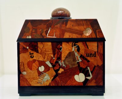 Indlagt sauce af Kurt Schwitters