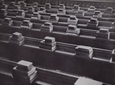 Bøger i Chapel, Eton (s/h foto) af Laszlo Moholy Nagy