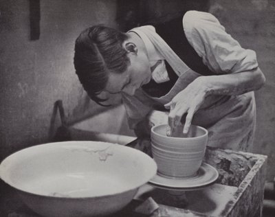 Keramik hos Eton (s/h foto) af Laszlo Moholy Nagy