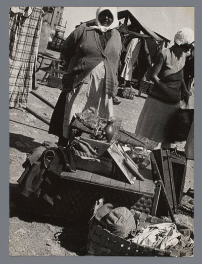 Loppemarked i Turku, Finland Marktweiß i Åbo (Turku) Finland (titel på objekt) af Laszlo Moholy Nagy