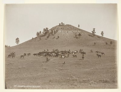 Arbejder en lille flok i bakkerne, ca. 1900. af Laton Alton Huffman