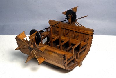 Fremdriftsbåd med hjul. Model fra tegningen af Leonardo da Vinci (Leonardo da Vinci). Museum for Videnskab og Teknologi, Milano. af Leonardo da (after) Vinci