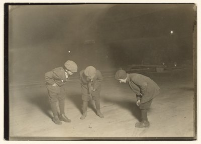 Et lortespil ved midnat. af Lewis W. Hine