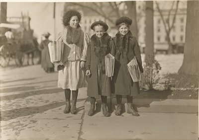 Connecticut Newsgirls (Hartford) af Lewis W. Hine