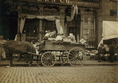 Drenge sælger grøntsager på markedet i Boston, Massachusetts af Lewis Wickes Hine