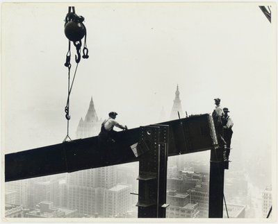 Bygning af Empire State Building, ca. 1931 af Lewis Wickes Hine