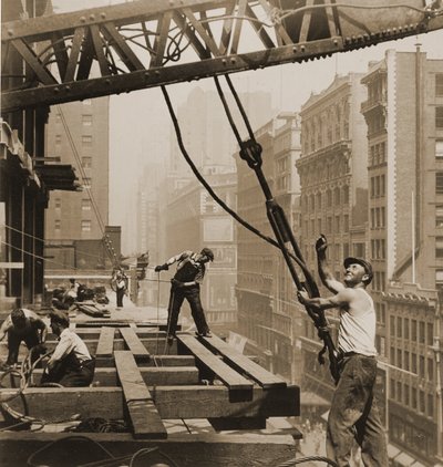 Byggearbejdere i Empire State Building, ca. 1930 af Lewis Wickes Hine