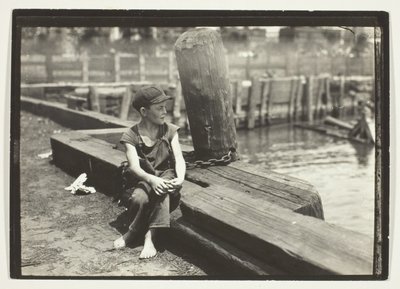 Nede på kajen, New York af Lewis Wickes Hine