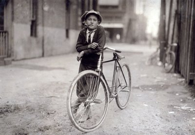 15-årig messenger-dreng, der arbejder for Mackay Telegraph Company, Waco, Texas, 1913 af Lewis Wickes Hine