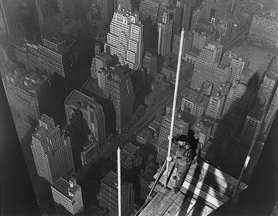 Raising the Mast, The Empire State Building, 1939 af Lewis Wickes Hine