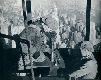 Nitter de sidste bolte på The Morning Mast of the Empire State Building, c1931 af Lewis Wickes Hine
