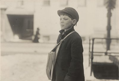 Tony Casale, «Bologna», 11 år gammel, har solgt aviser i 4 år, Hartford, Connecticut, marts 1909 af Lewis Wickes Hine