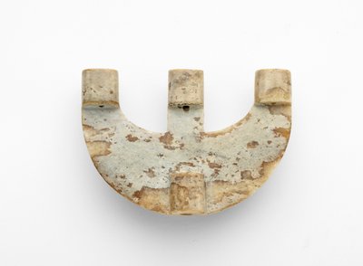 Bueformet vedhæng, med tilføjet dekoration, ca. 3300-2250 f.Kr af Liangzhu culture
