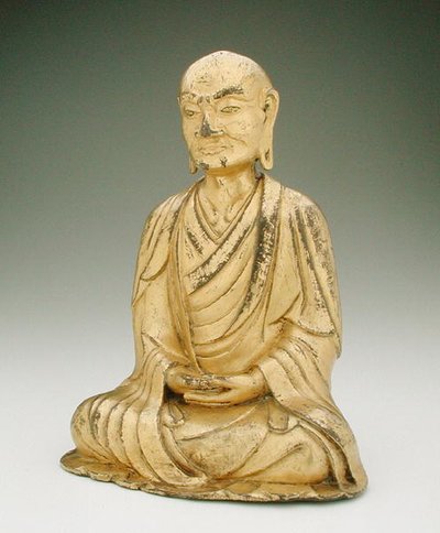 Figur af en siddende lohan (forgyldt bronze) af Liao Dynasty Chinese School