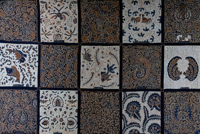 Batik med traditionelle designs fra traditionelle farver, Surakarta, Java, Indonesien, detaljer af Unbekannt Unbekannt