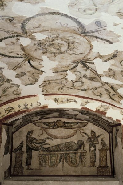 Egypten, Alexandria, Katakomberne i Kom-esh-Shuqafa, Det indre af Tardans hypogeum af Unbekannt Unbekannt