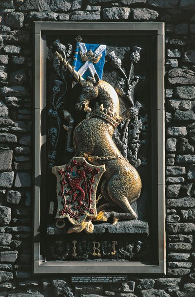 Enhjørning, heraldisk våbenskjold på facaden af Holyrood-paladset, Edinburgh, Skotland, Storbritannien af Unbekannt Unbekannt