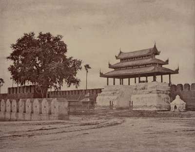 Amerapoora: Ooh-nein Gate of the City af Linnaeus Tripe