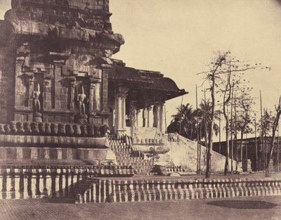 Tanjore: Great Pagoda, indgang med udsigt udad af Linnaeus Tripe
