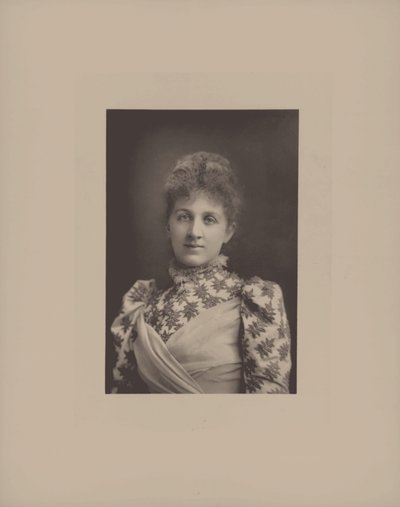 Portræt af pianisten og komponisten Liza Lehmann 1862-1918. af London . Photo studio W. and